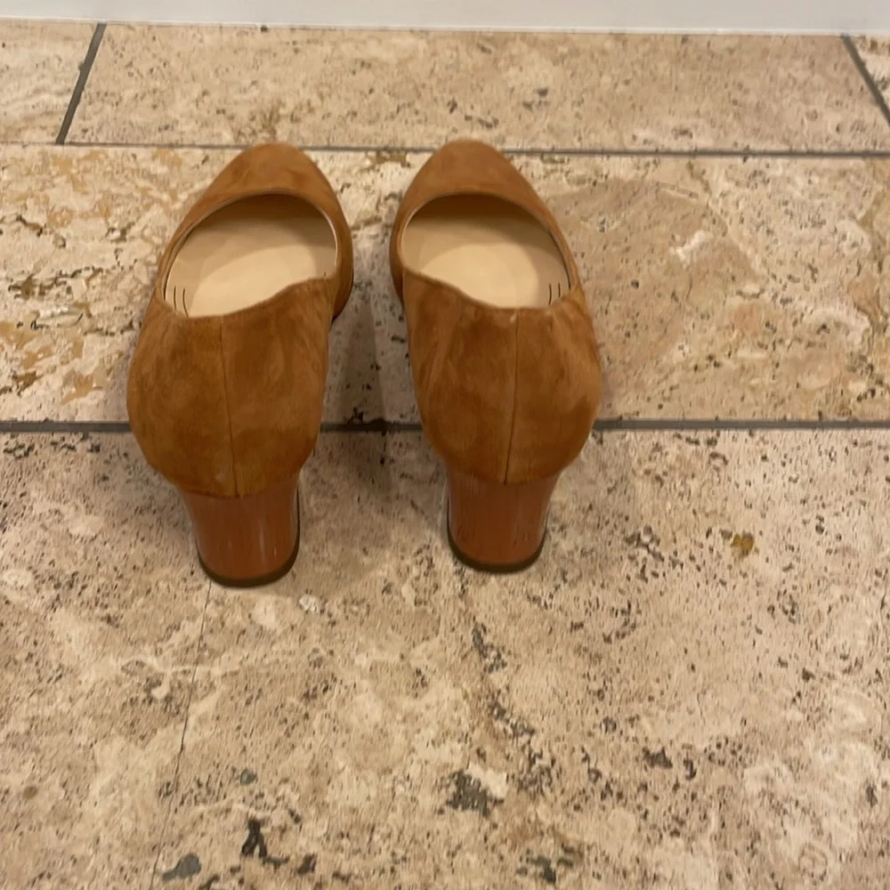 Cole Haan suede pumps - Picture 3 of 4